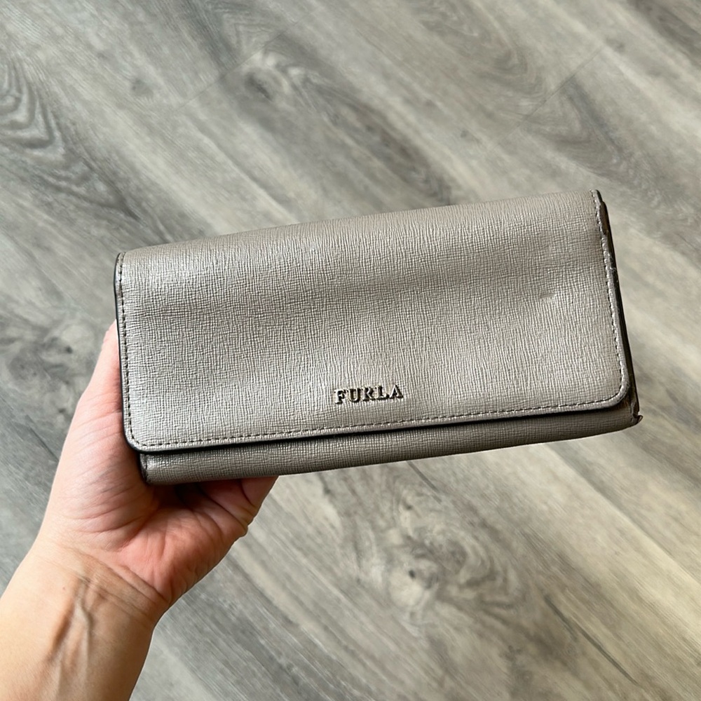 2 for $29 | Furla Long Wallet Genuine Leather | Previously Loved